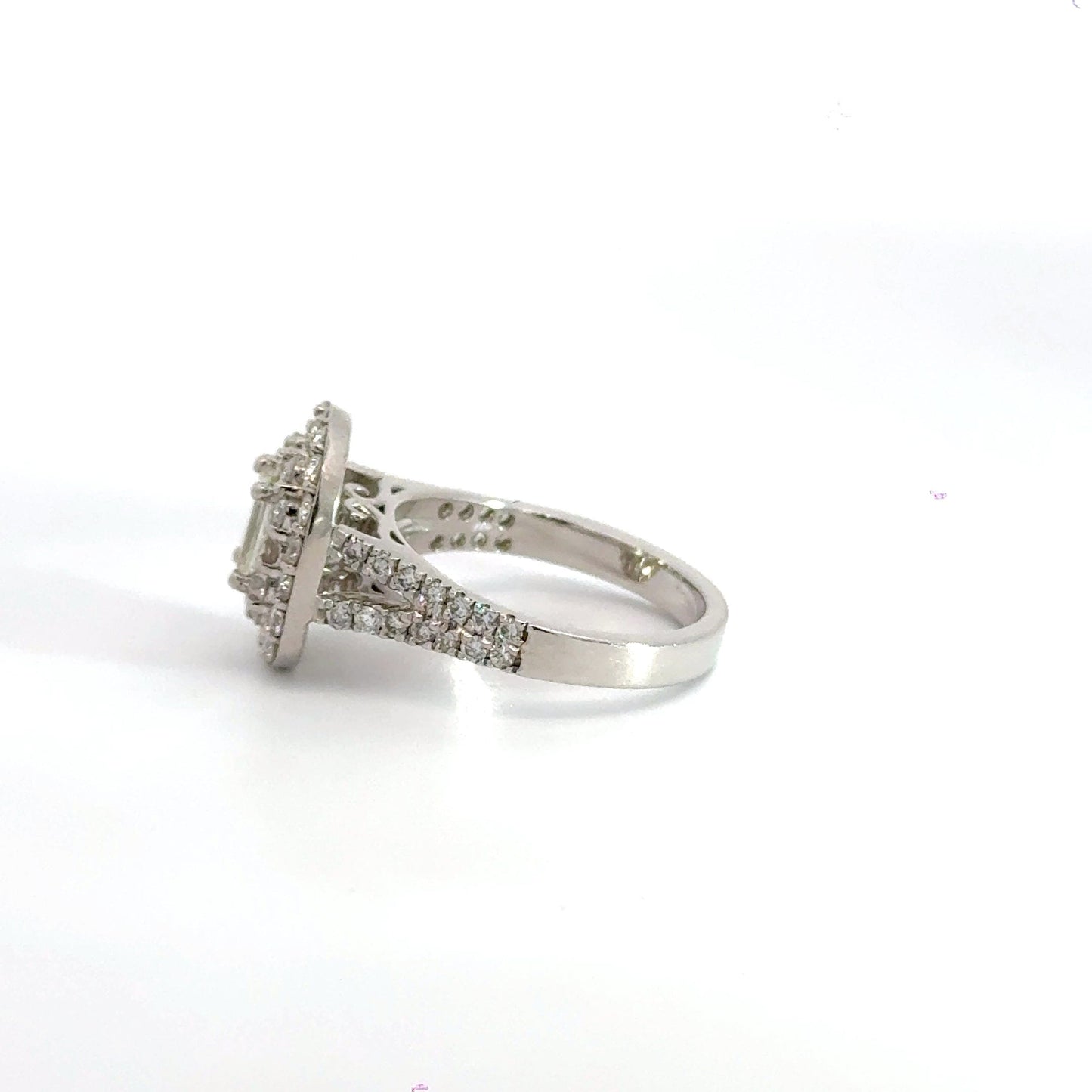 18CT White Gold Diamond Halo Ring Aces Jewellers