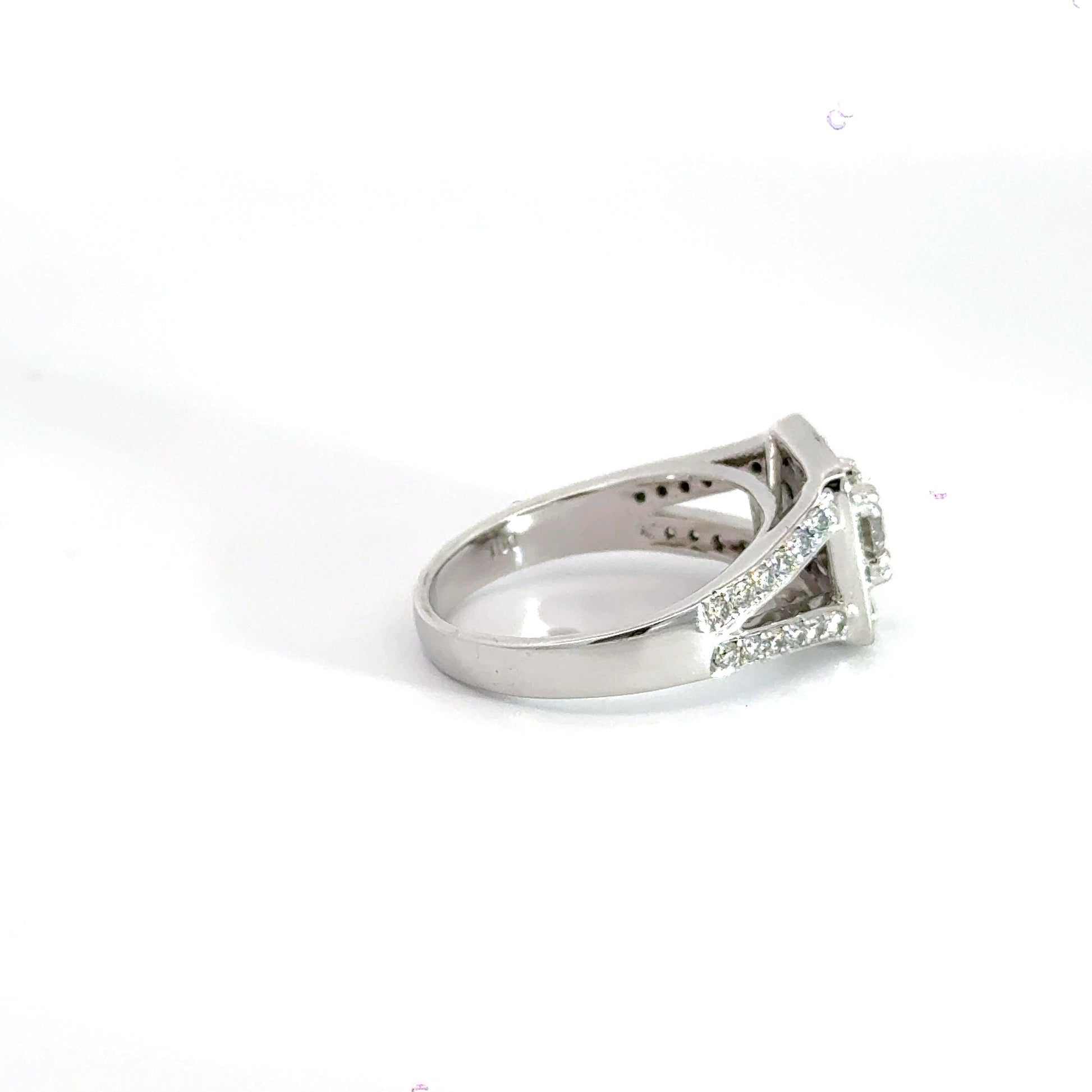 18CT White Gold Halo Diamond Ring Aces Jewellers