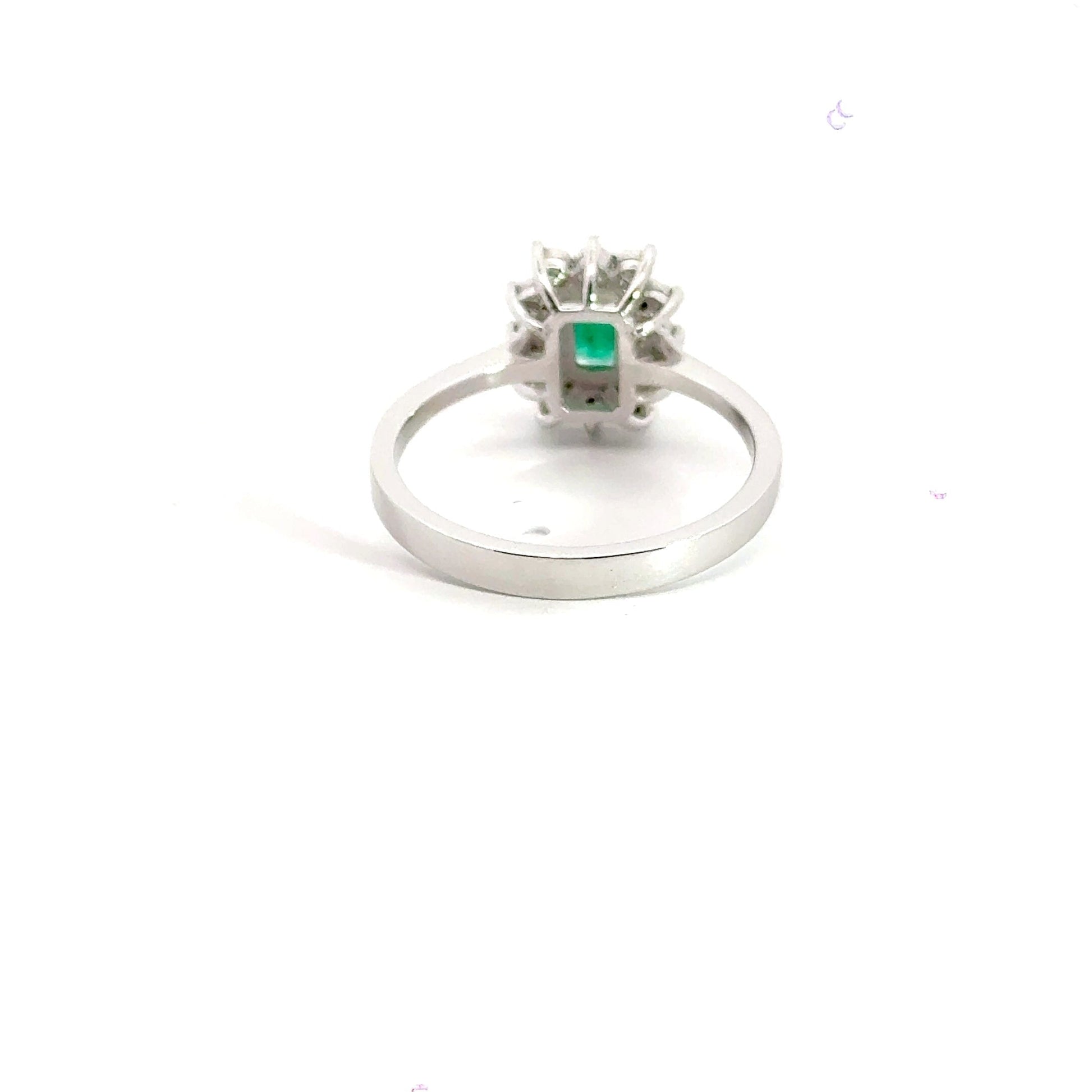 18CT White Gołd 1.00CT Emerald Diamond Aces Jewellers