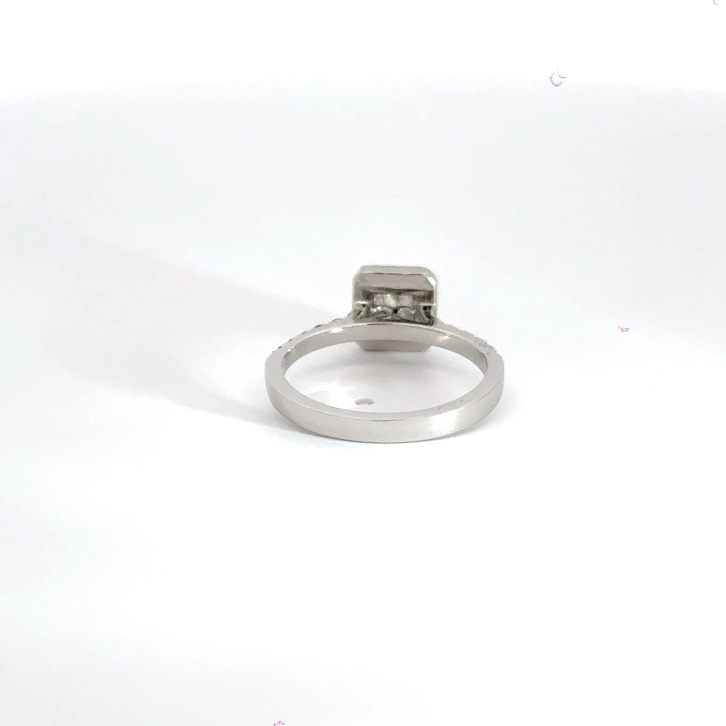 18CT White Gold Halo Diamond Ring Aces Jewellers