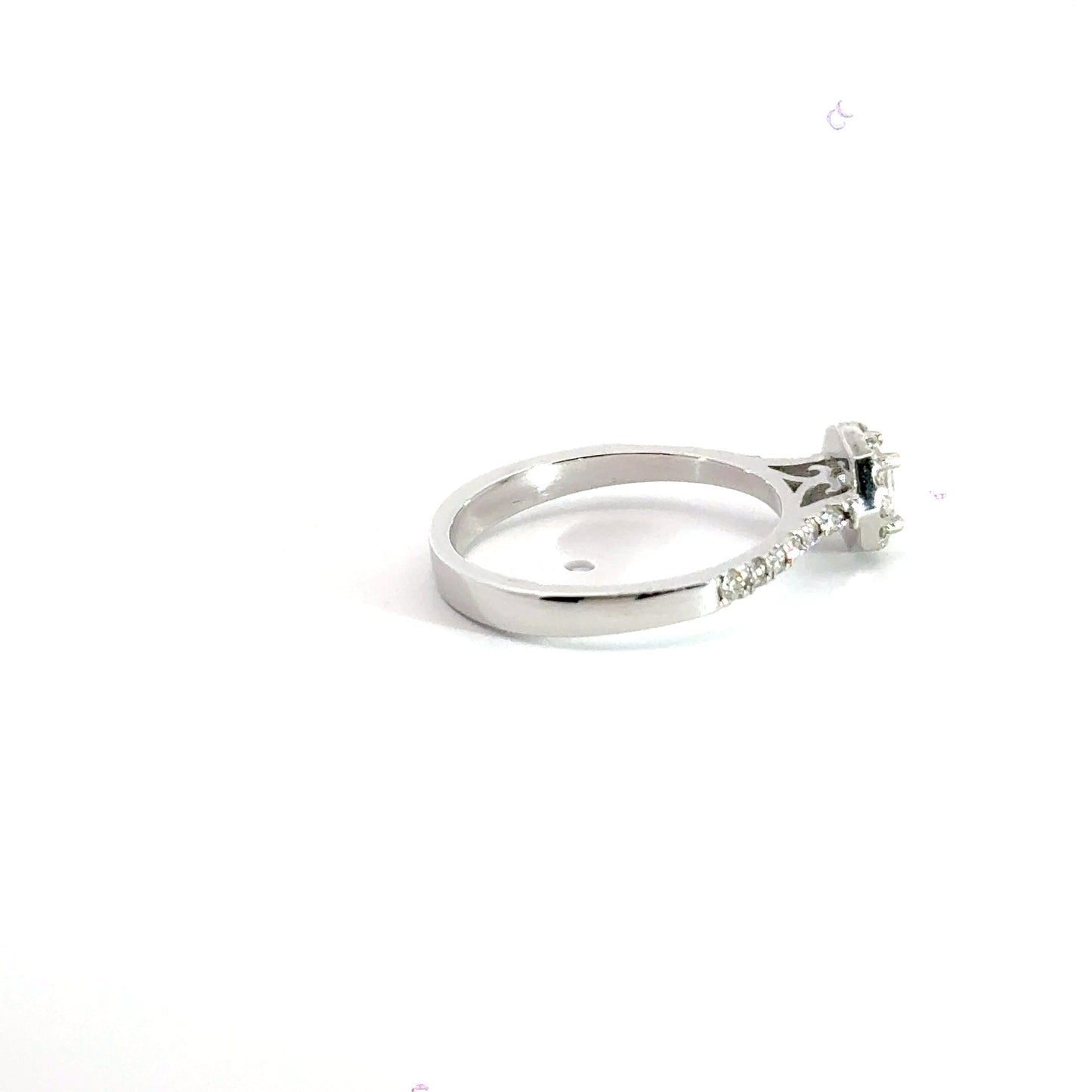 18CT White Gold Halo Diamond Ring Aces Jewellers