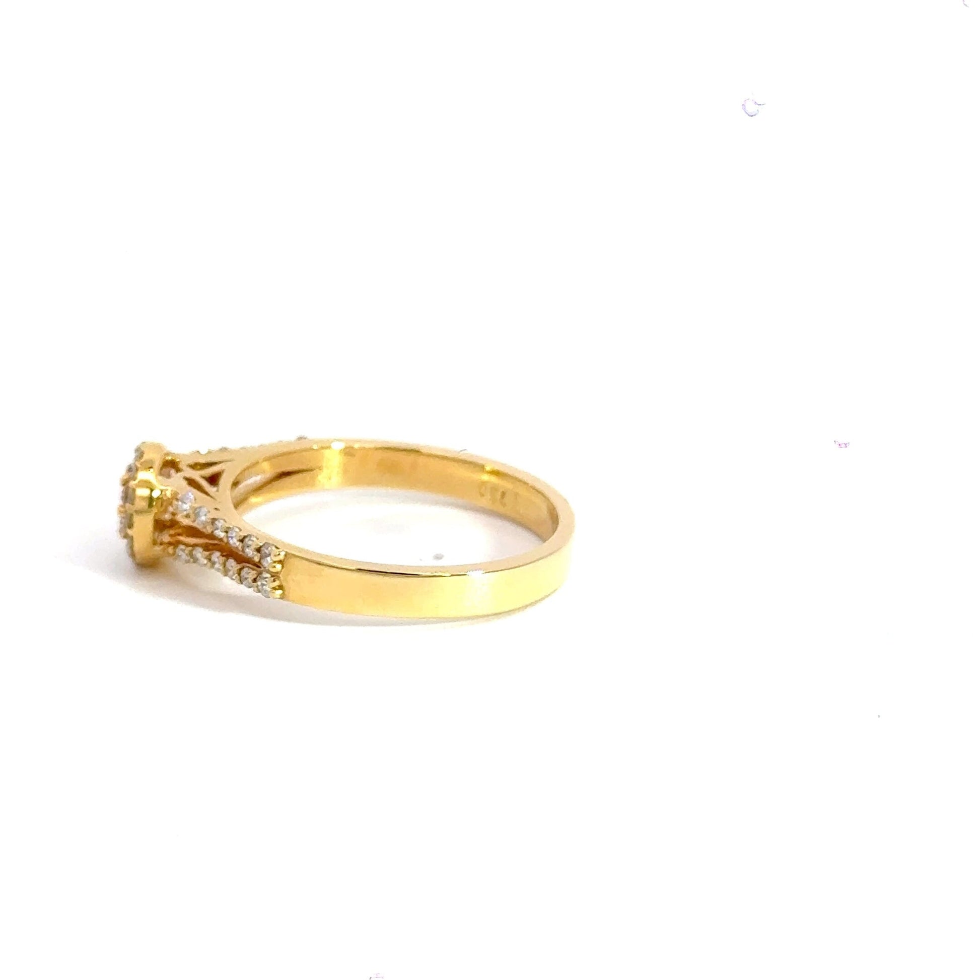 18CT Gold Halo Diamond Ring Aces Jewellers