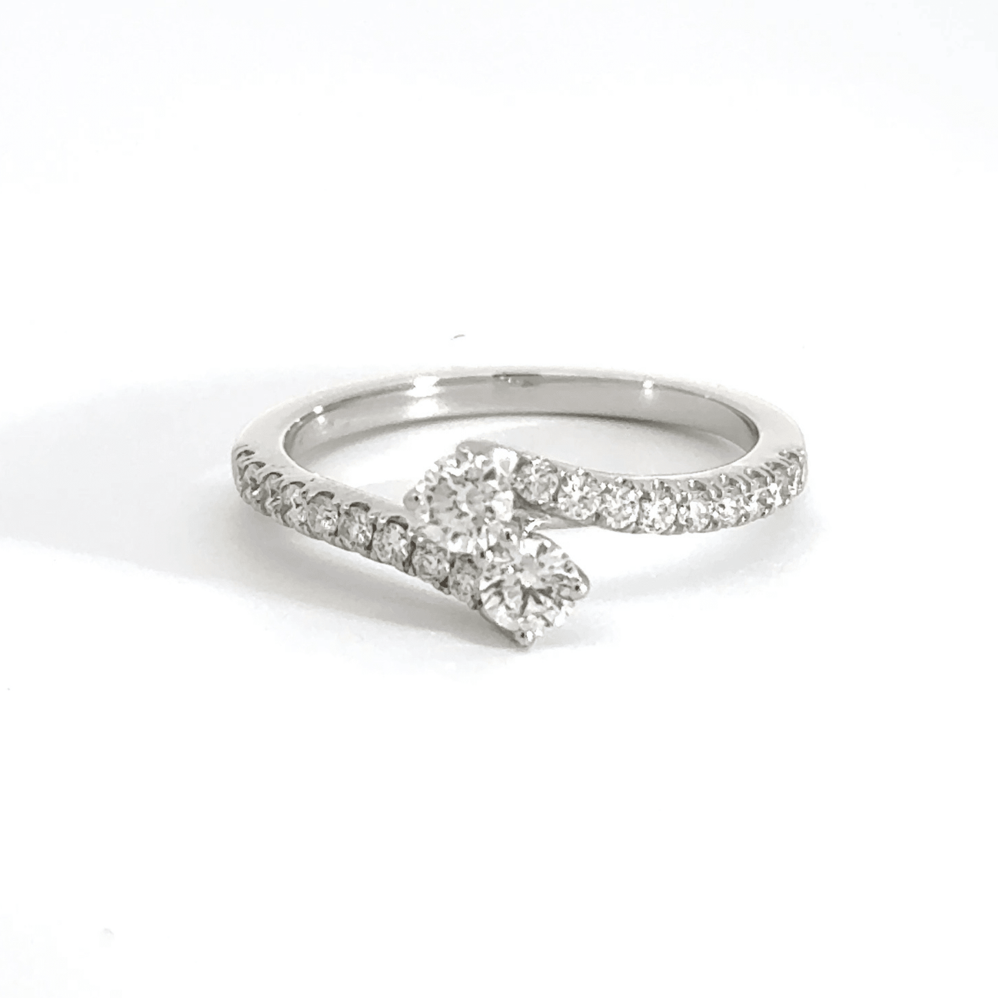 18CT White Gold Twist Diamond Ring Aces Jewellers