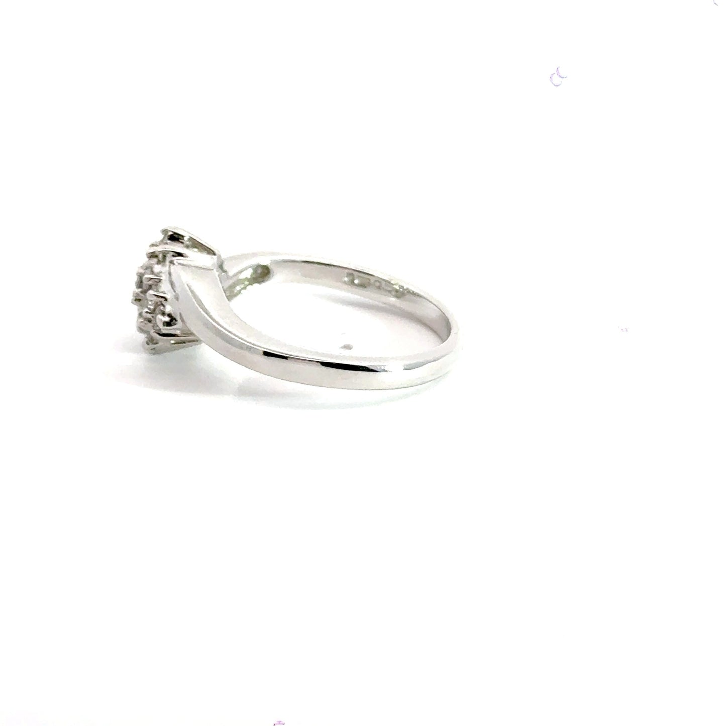 18CT White Gold Cluster Diamond Ring Aces Jewellers