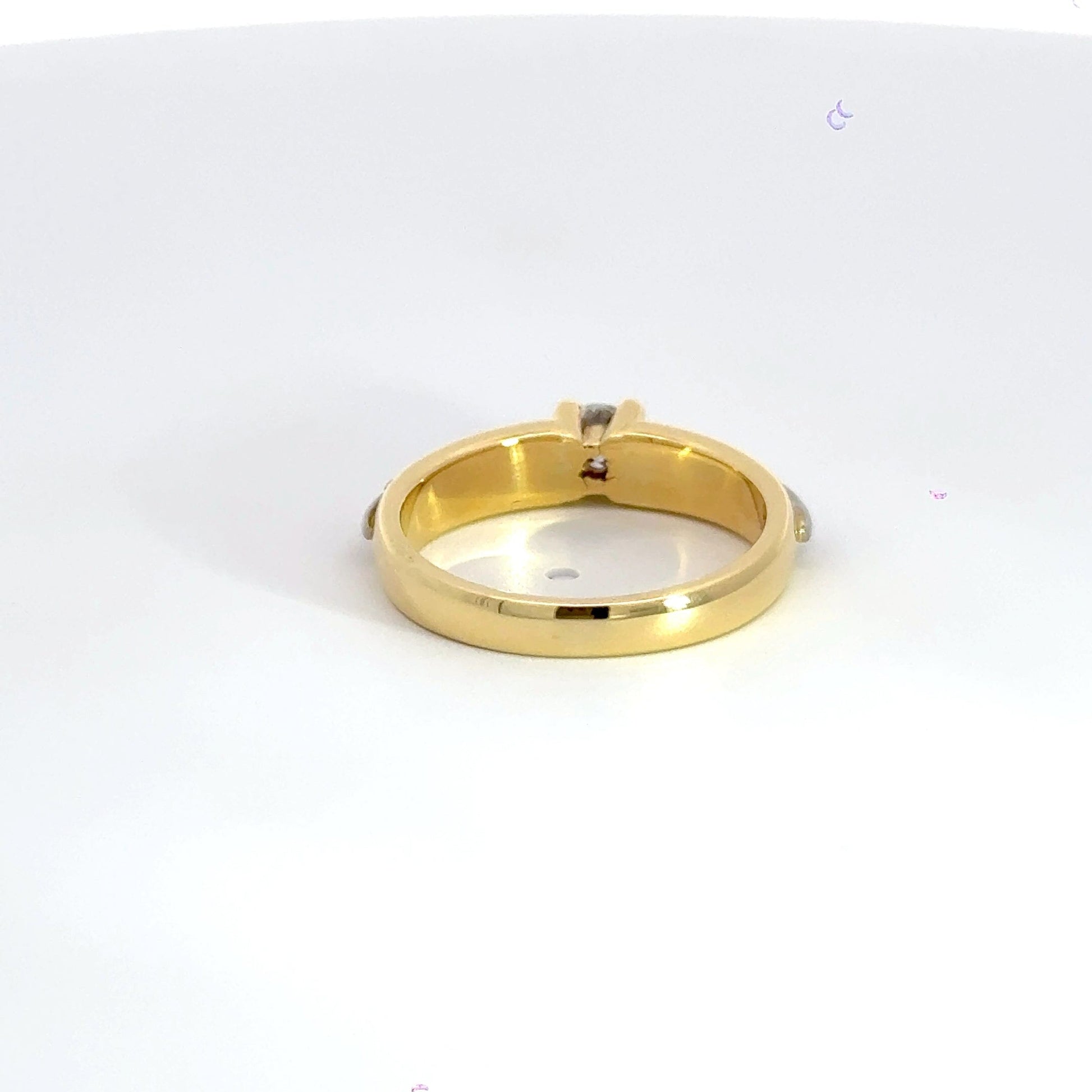 18CT Gold Solitaire Diamond Shoulder Ring Aces Jewellers 
