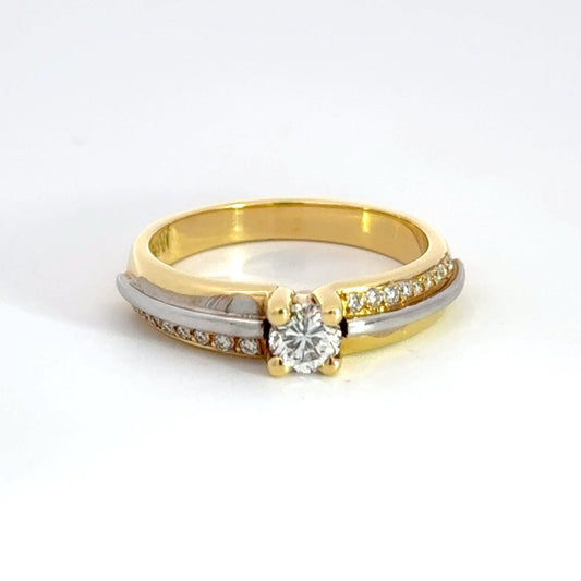 18CT Gold Solitaire Diamond Shoulder Ring Aces Jewellers 