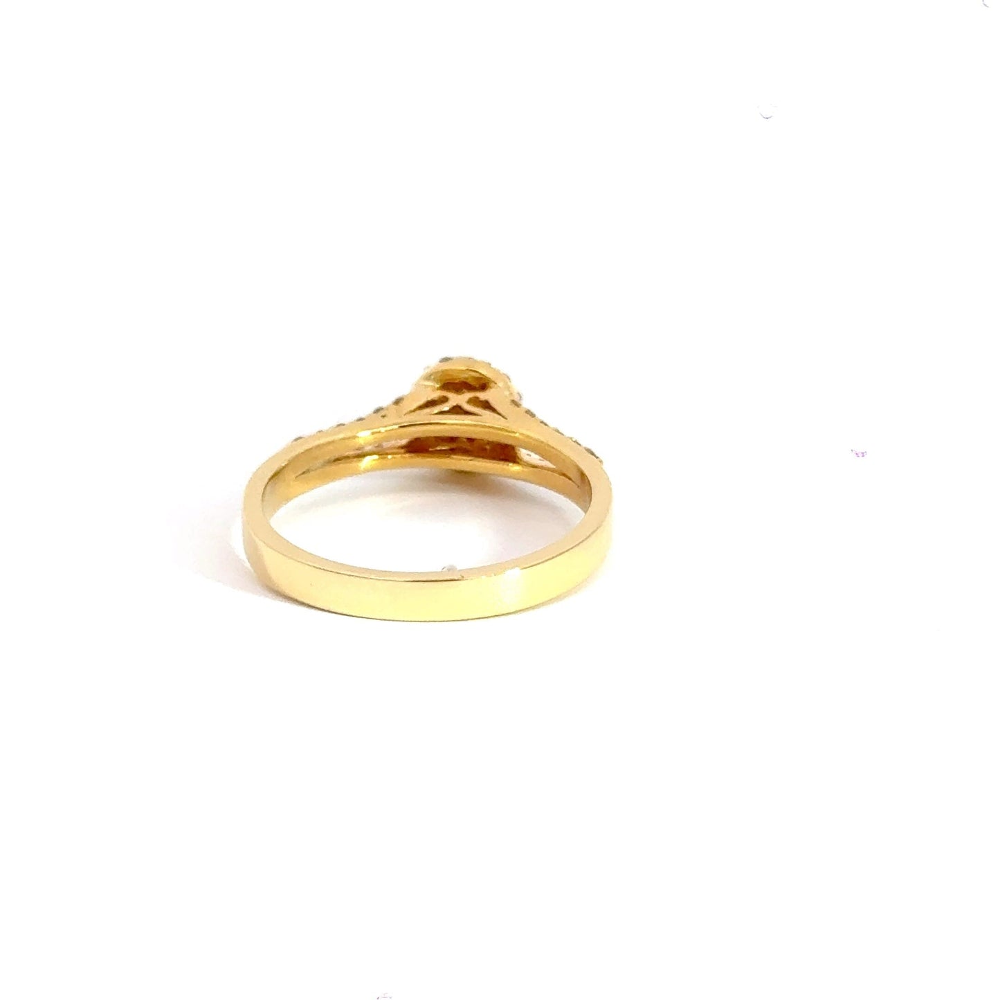 18CT Gold Halo Diamond Ring Aces Jewellers 