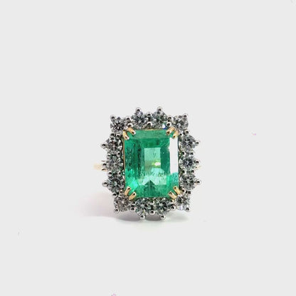 18CT Yellow Gold 5.05CT Columbian Emerald Ring & 2.00CT Diamonds Cluster